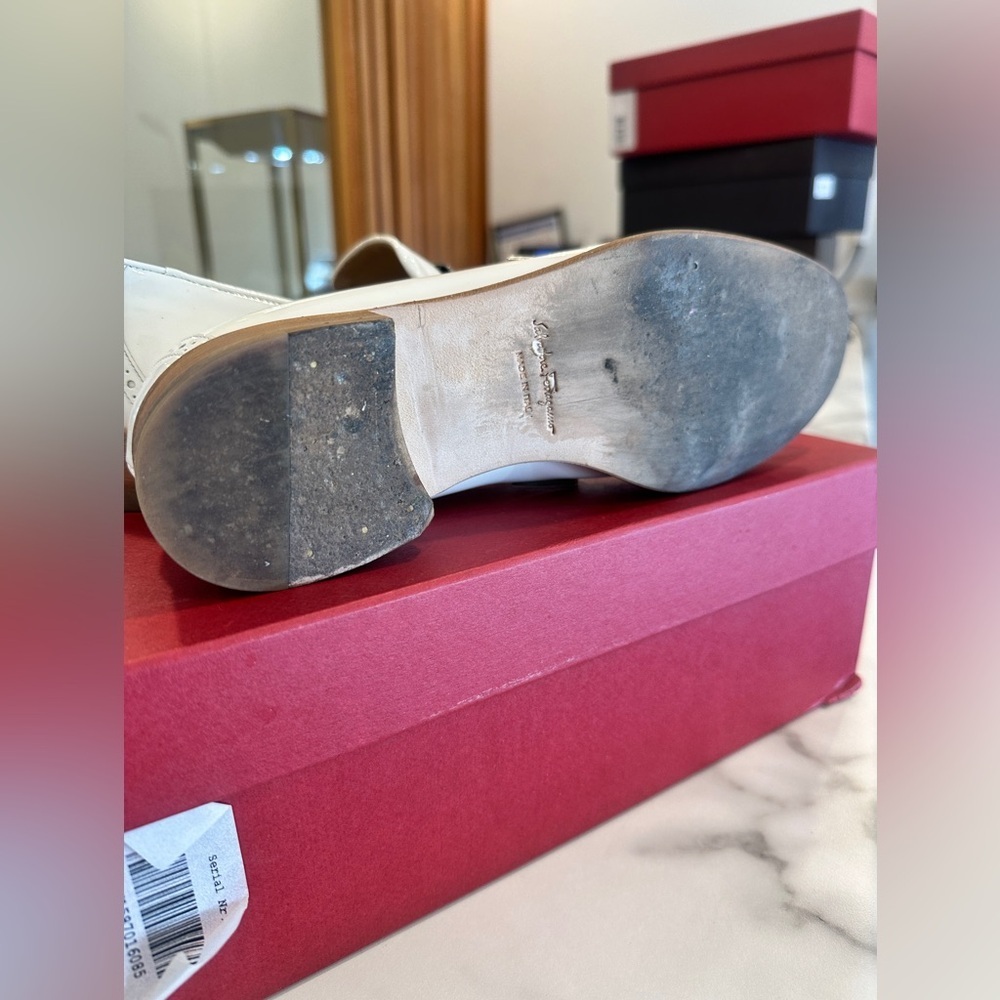 🚨Salvador ferragamo flat - Picture 4 of 5